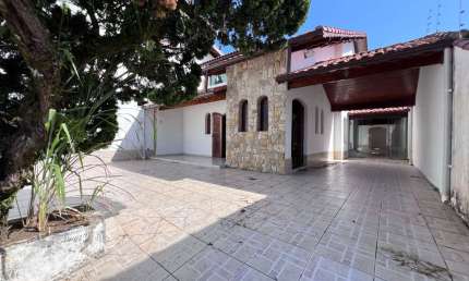 Casa com 4 dormitórios à venda, 260 m² por R$ 640.000,00 - Centro - Peruíbe/SP