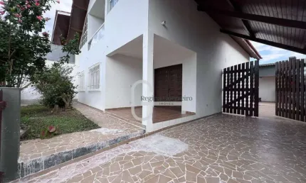 Casa com 4 dormitórios à venda, 185 m² por R$ 600.000,00 - Estância São José - Peruíbe/SP
