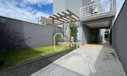 Casa com 3 dormitórios à venda, 102 m² por R$ 650.000,00 - Centro - Peruíbe/SP