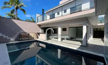 Casa com 5 dormitórios à venda, 270 m² por r$ 3.000.000,00 - centro - peruíbe/sp