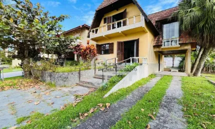 Casa com 3 dormitórios à venda, 153 m² por R$ 850.000,00 - Bougainvillee III - Peruíbe/SP