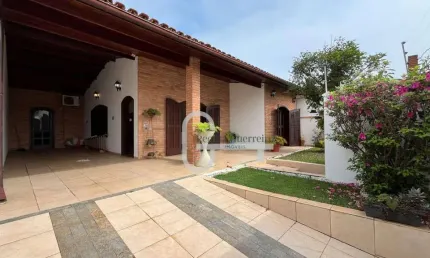 Casa com 4 dormitórios à venda, 240 m² por R$ 700.000,00 - Balneário Stella Maris - Peruíbe/SP