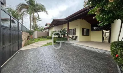 Casa com 4 dormitórios à venda, 182 m² por R$ 750.000,00 - Balneário Três Marias - Peruíbe/SP