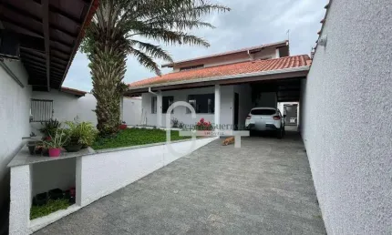 Casa com 4 dormitórios à venda, 180 m² por R$ 650.000,00 - Estância dos Eucalipitos - Peruíbe/SP