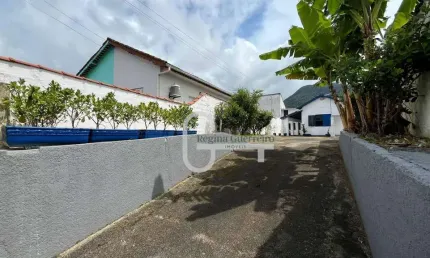Casa com 3 dormitórios à venda, 131 m² por R$ 420.000,00 - Centro - Peruíbe/SP