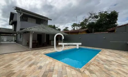 Casa com 4 dormitórios à venda, 195 m² por R$ 750.000,00 - Centro - Peruíbe/SP
