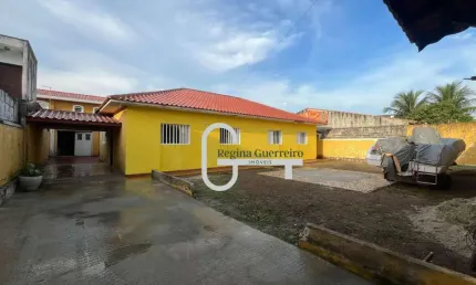 Casa com 3 dormitórios à venda, 180 m² por R$ 900.000,00 - Centro - Peruíbe/SP