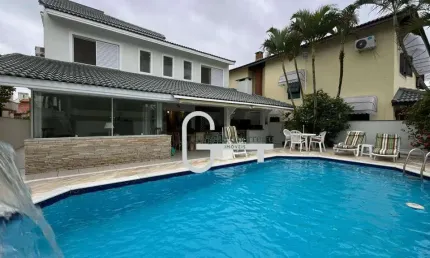 Casa com 5 dormitórios à venda, 339 m² por R$ 2.800.000,00 - Bougainvillee I - Peruíbe/SP