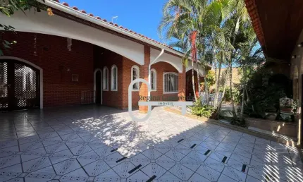 Casa com 3 dormitórios à venda, 204 m² por R$ 570.000,00 - Estância Balneária Belmira Novaes - Peruíbe/SP