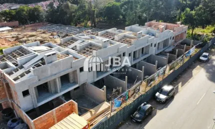 Sobrado em condomínio clube com excelente estrutura social no boqueirão