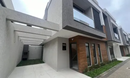 Sobrados frente para a rua e em condomínio com ótimo padrão de acabamento no boqueirão