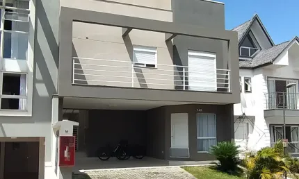 CASA EM CONDOMÍNIO COM TERRAÇO E PASSAGEM LATERAL  NO BAIRRO ALTO