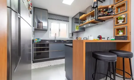 Sobrado triplex em condomínio localizado próximo ao Shopping Palladium