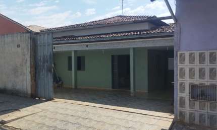 CASA 4 QUARTOS COM 2 BANHEIROS CENTRO DE PARAOPEBA = R$ 450.000,00