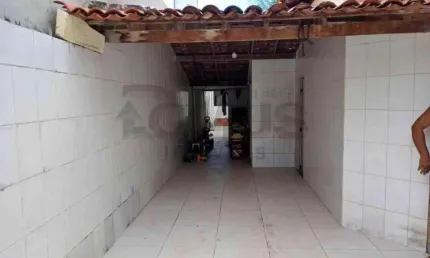 Casa Para Vender com 3 quartos no bairro Aruana em Aracaju