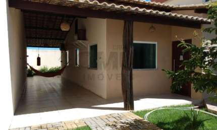 Casa de Condomínio Para Vender com 3 quartos 1 suíte no bairro Robalo em Aracaju