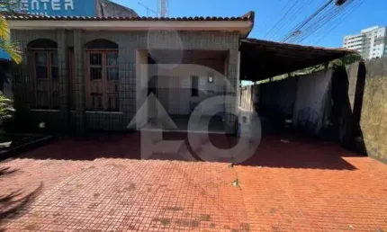 Casa Para Vender com 4 quartos 1 suíte no bairro Luzia em Aracaju