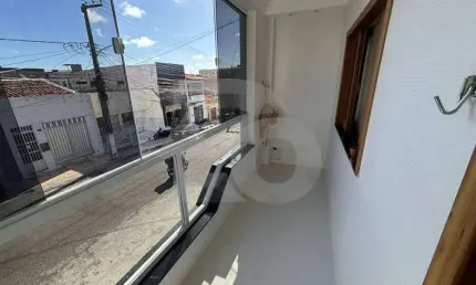 Casa Para Vender com 4 quartos 1 suíte no bairro Getúlio Vargas em Aracaju