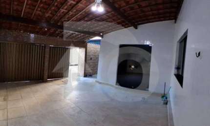 Casa Para Vender com 3 quartos no bairro Farolândia em Aracaju