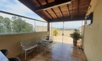 Cobertura Espaçosa com Churrasqueira e Ótima Localização