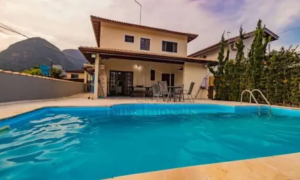 Casa em Condomínio na Praia de Boracéia, em Bertioga