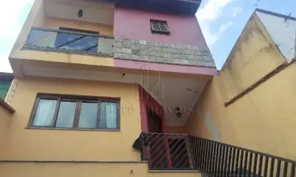 Sobrado Amplo no Parque Novo Oratório – Conforto e Estrutura