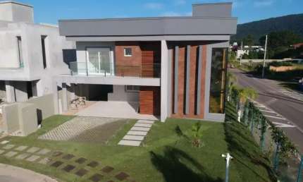 Oportunidade Casa em condomínio fechado com 3 dormitórios suites