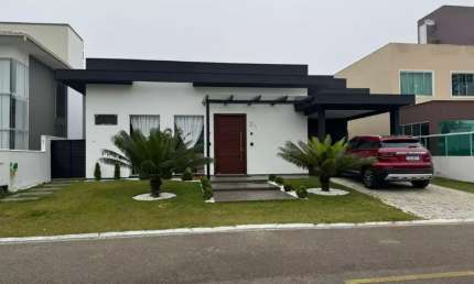 CASA 4 DORMITÓRIOS, SEMI MOBILIADA, EM CONDOMÍNIO FECHADO