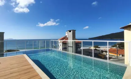 Apartamento 1 dormitório a 50 metros do mar – com sacada, vaga e área de lazer completa