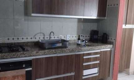 VENDA de Casa Modelo Ana Ampliada de Canto com 2 Quartos, Cozinha Planejada, Quintal Coberto no Condomínio no Villa Flora, Sumaré/SP
