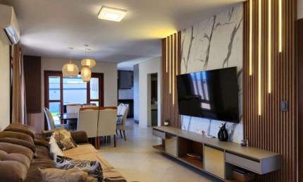 VENDA de Sobrado de Alto Padrão com 3 Suítes, Área Gourmet e Quintal no Condomínio Residencial Real Park, Sumaré/SP