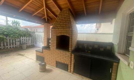 VENDA de Linda Casa Modelo Carolina De Canto com 2 Quartos, Cozinha Planejada e Área Gourmet no Condomínio Villa Flora em Sumaré/SP