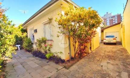 Casa com 3 quartos à venda no Centro, São Leopoldo  por R$ 800.000