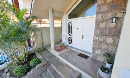 Casa com 4 quartos à venda no Primavera, Novo Hamburgo  por R$ 1.320.000