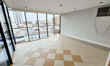 Sala comercial à venda no Centro, São Leopoldo  por R$ 300.000