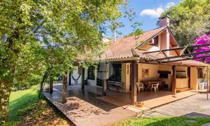 Casa em condomínio fechado com 5 quartos à venda no Campestre, São Leopoldo  por R$ 1.166.000