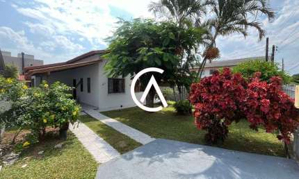 Casa com 4 Quartos e 3 banheiros à Venda na Praia dos Ingleses, 144 m²