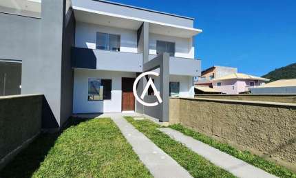 Casa à venda no Bairro Rio Vermelho, Florianópolis | 2 Suítes | Quintal | Financ