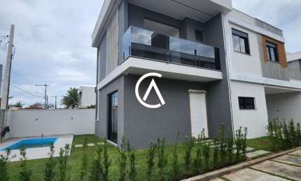Modernidade e Conforto: Casa 3 quartos com piscina em Floripa!