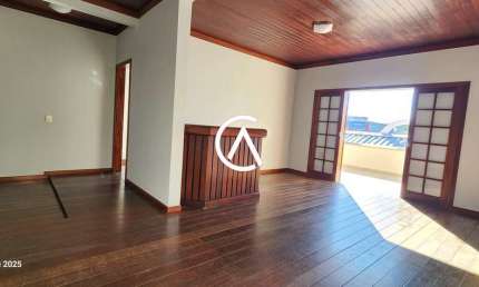 Aluguel: Amplo Apartamento 180m² com Terraço Privativo e 3 Quartos na Avenida Pr