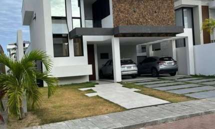 Casa em Condomínio para Venda em Lauro de Freitas / BA no bairro Vilas do Atlântico