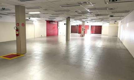 Comercial de alto padrão em condomínio para locação em Salvador-BA, Nova Brasília de Itapuã: 2 salas, 2 banheiros, 7 vagas, 500m².