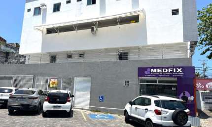 Aluguel de Sala Comercial no Bairro Nova Brasília de Itapuã em Salvador-BA: 1 Sala, 1 Banheiro, 3 Vagas de Garagem, 40m².