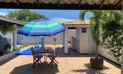Imóveis de alto padrão em Buraquinho, Lauro de Freitas-BA: 4 quartos, 3 suítes, 4 banheiros, 2 vagas de garagem, 200m².