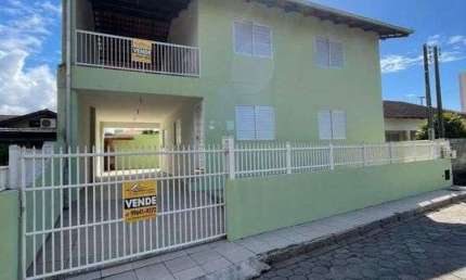 Casa para Venda em Balneário Piçarras, CENTRO, 6 dormitórios, 2 suítes, 4 banheiros, 4 vagas