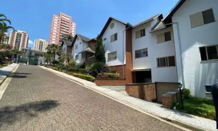 Sobrado com 4 Suítes no Condomínio Home Colonial Granville II