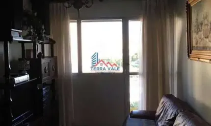 Apartamento com 1 dormitório no Condomínio Edifício Rainha Izabel