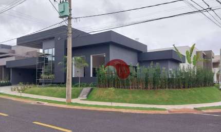 Luxuosa Casa Térrea Nova à Venda no Condomínio Damha