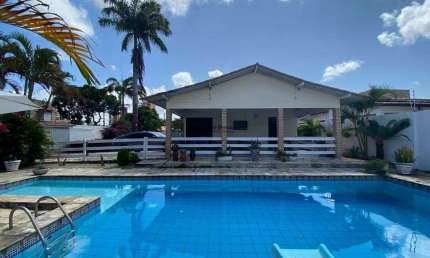 Casa com 4 quartos - 332m², à venda em Capim Macio, Natal/RN