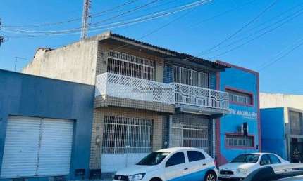 Casa em 02 pavimentos para venda no centro de Macaíba/RN